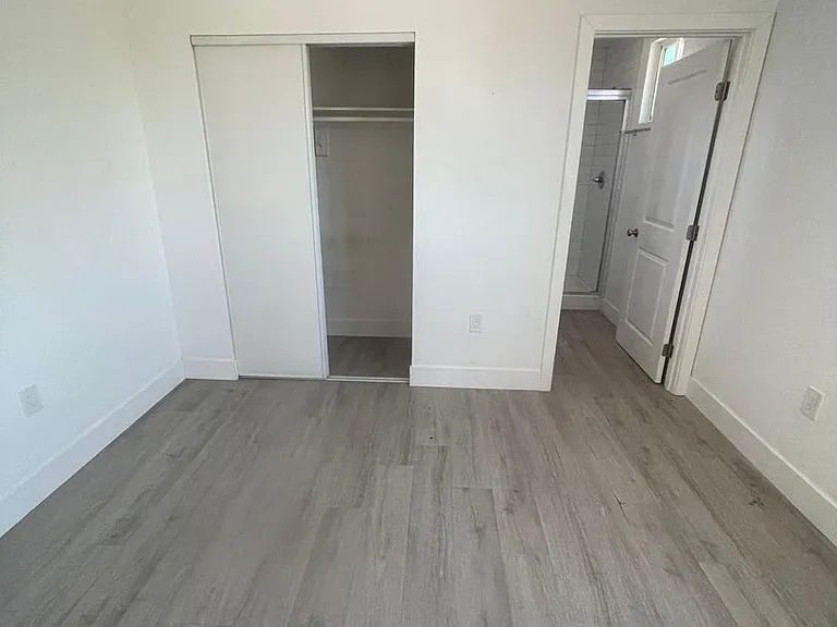 1575 1/2 W 37th St #206 — Photo 11