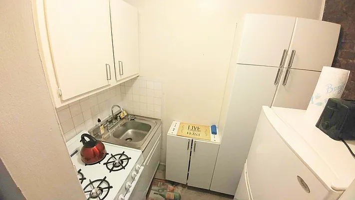 Rented by Downtown Mgt & Realty LLC | media 19