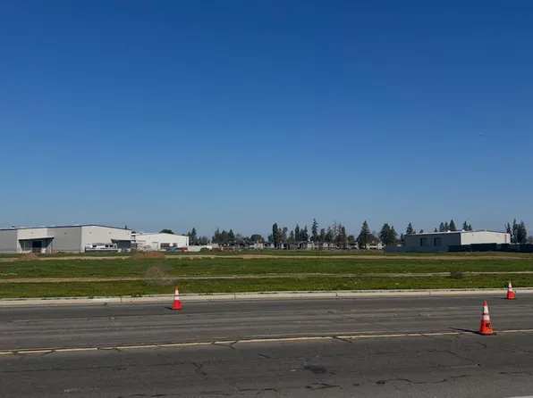 5000 E Dakota Ave, Fresno, CA 93727