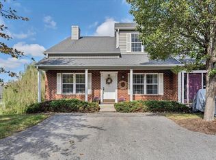 935 Oak Tree Blvd NW, Christiansburg, VA 24073