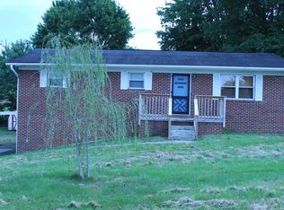 2831 Shiloh Cir, Strawberry Plains, TN 37871