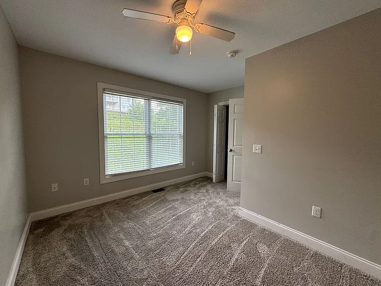 111 Butler Dr — Photo 46