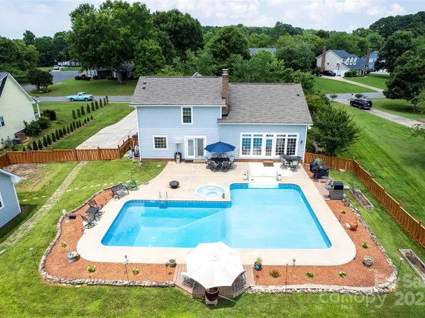 13733 Castleford Dr, Mint Hill, NC 28227