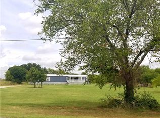 800 Highway 101 N, Sunset, TX 76270