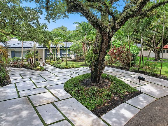 4th image of 5430 SW 39TH Way