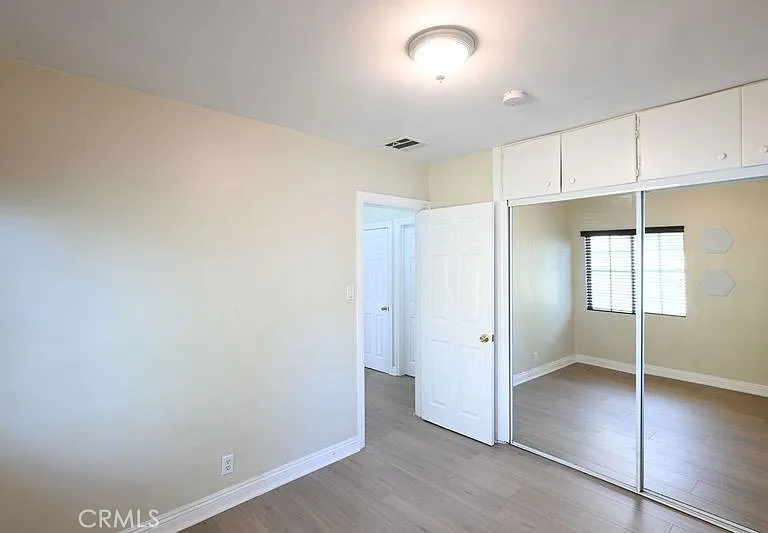 6437 Enfield Ave — Photo 28