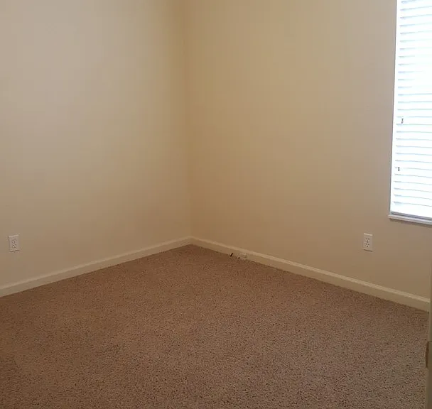 925 Meadows Ave #A — Photo 11