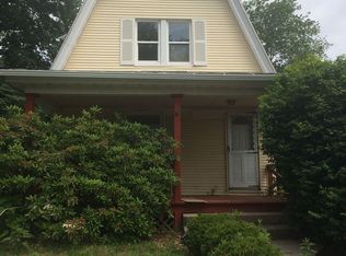 18 Huntingdon Pl, Waterbury, CT 06708