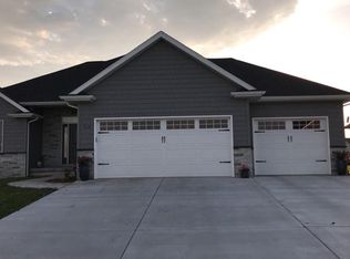 313 Burr Oak Dr, Williamsville, IL 62693