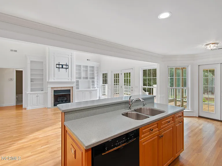 3567 Medinah Ave E — Photo 6