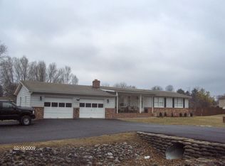 58 Comet Ln, Martinsburg, WV 25405