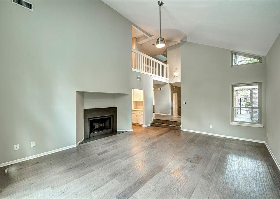1st image of 8947 Briar Forest Dr
