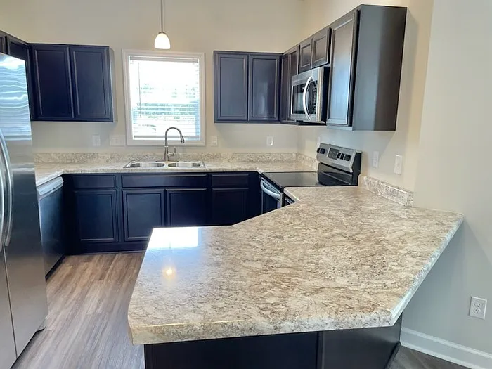 3 bed, 2.0 bath, 1582 sqft, $1,595 — Photo 4