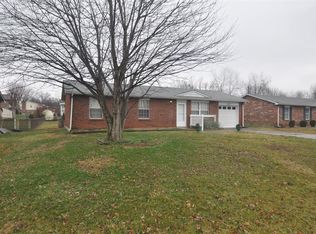 114 Debbie Dr, Vine Grove, KY 40175