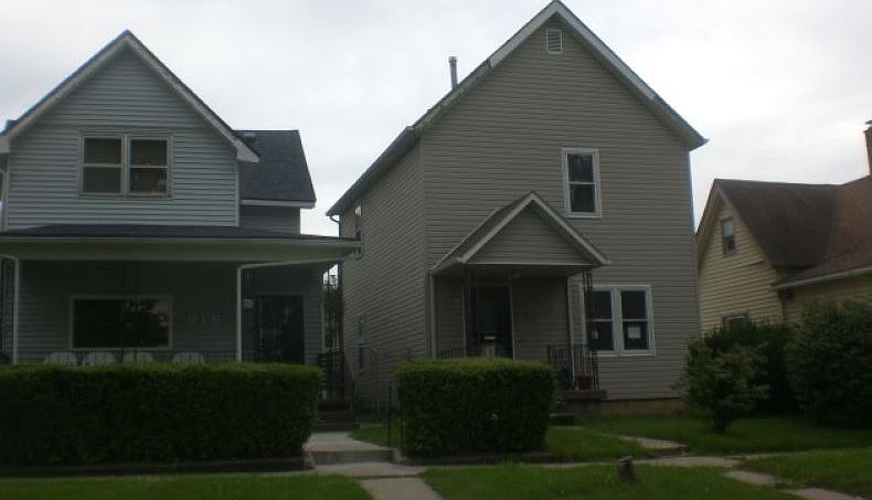 2nd image of 912 Madison St