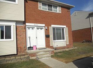 8225 Dartmouth Dr, Warren, MI 48093