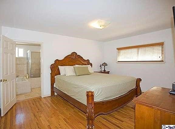 5th image of 13127 Hartland St