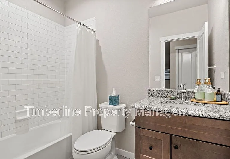 6348 Deco Dr — Photo 10