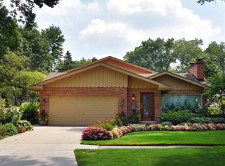 833 Indian Rd, Glenview, IL 60025