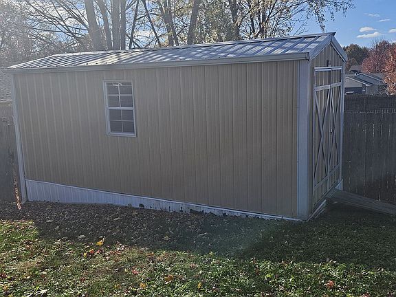 2nd image of 5108 Opal Dr
