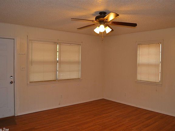4th image of 1009 Rock Gardens Dr