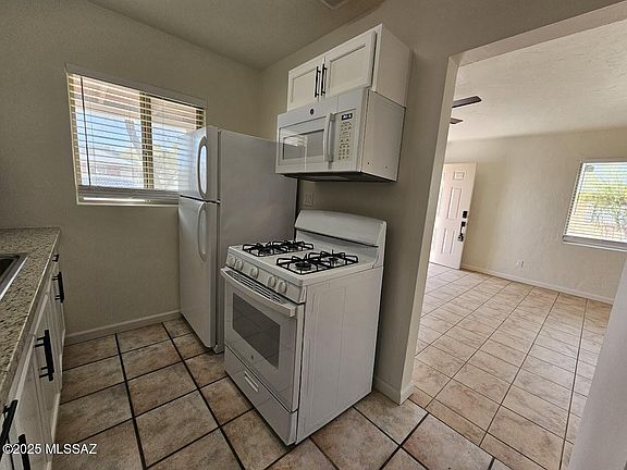 5th image of 4535 E 17th St