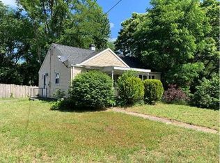 27 Ledyard Ave, Bloomfield, CT 06002