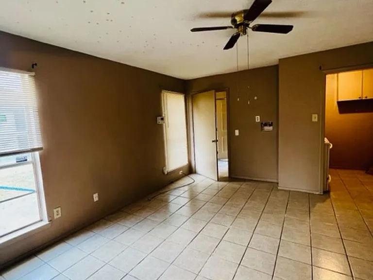 19502 Woodglen Dr — Photo 3