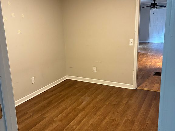 3rd image of 303 Grady Rd
