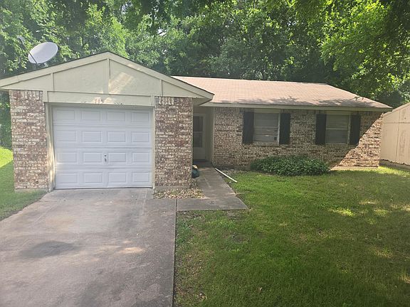 2nd image of 715 Holliday Ln