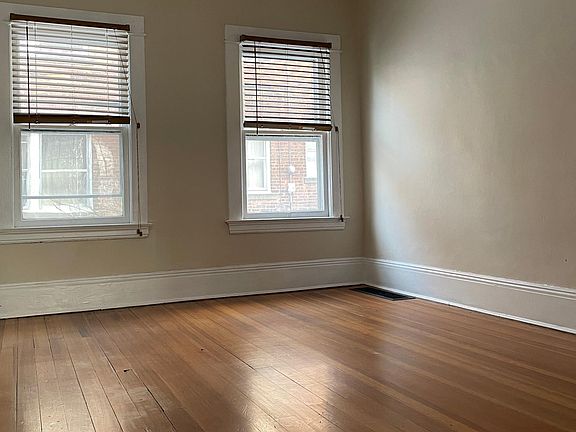 4th image of 1361 Edwards Ave