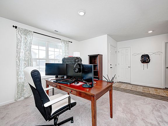 3rd image of 6758 Honeysuckle Way