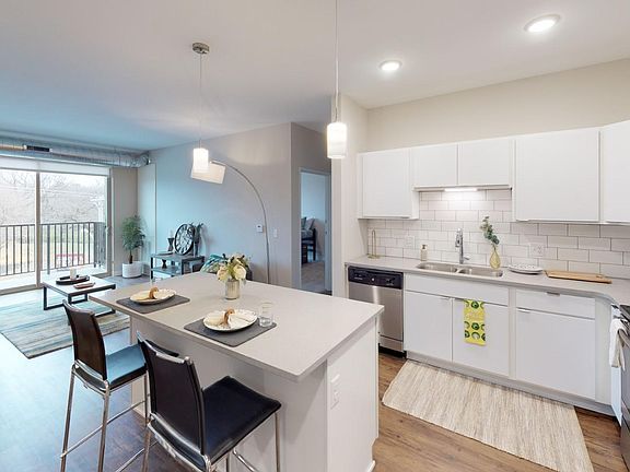 3rd image of 4415 Lincoln Way #114