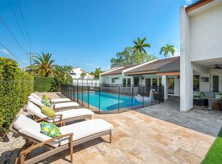 5901 SW 56th Ter, South Miami, FL 33143