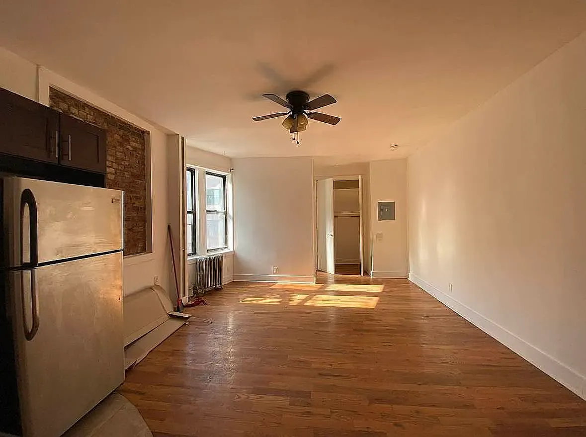 60 Clarkson Avenue — Photo 3