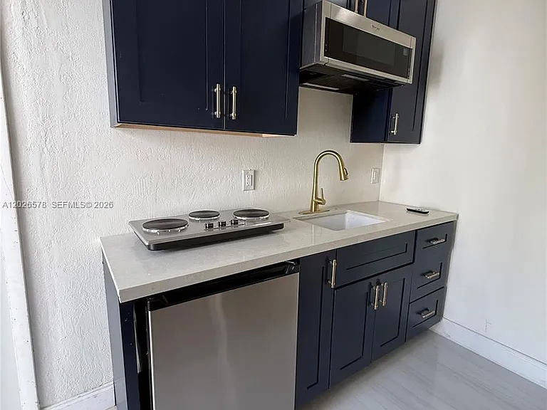 1816 NW 25th Ter #2 — Photo 7