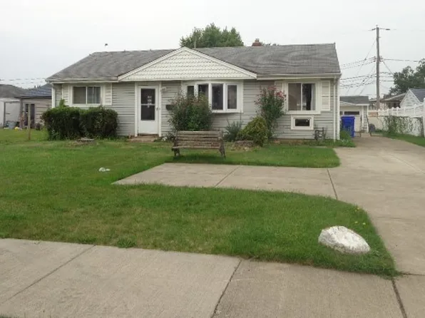 6292 Smith Rd, Brookpark, OH 44142