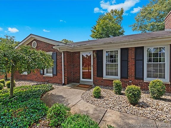 5th image of 833 Beechwood Drive