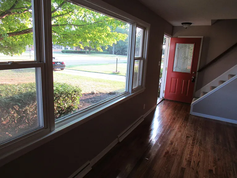 619 Mull Ave — Photo 7