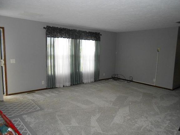 4th image of 311 N Depot St