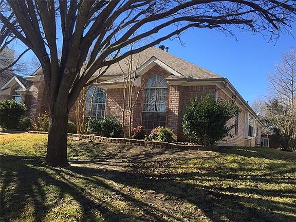 3rd image of 675 Ridgemont Dr