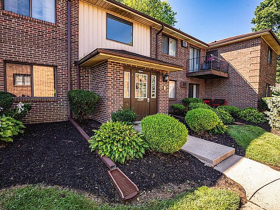 2nd image of 5470 Camelot Dr APT 30