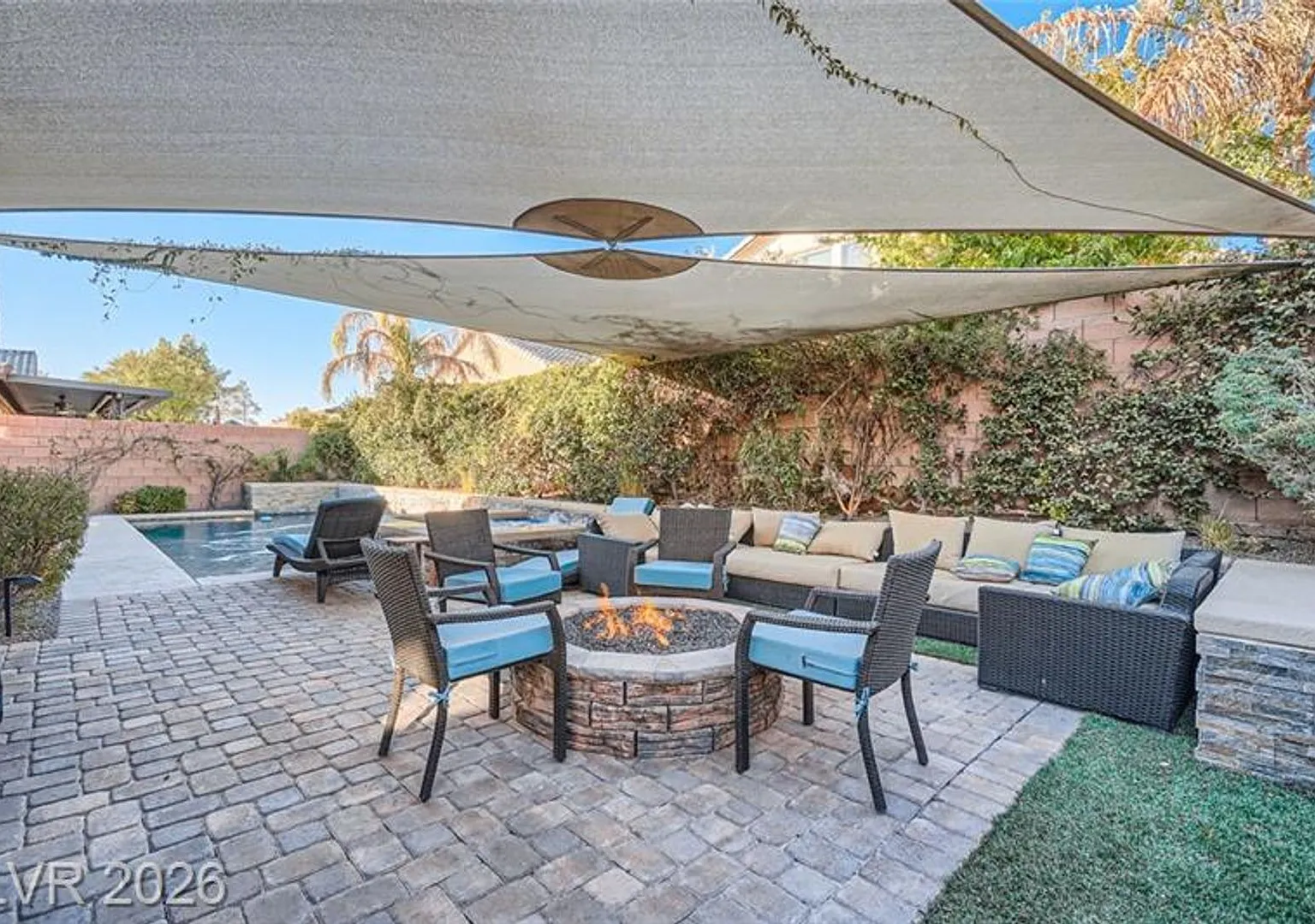 Executive Furnished Pool Home — Photo 1