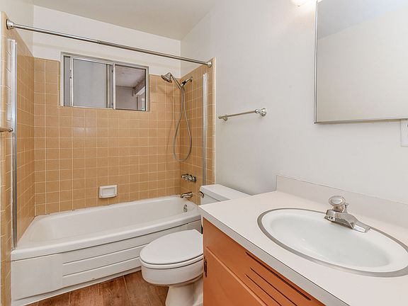 4th image of 8534 Garden Ln