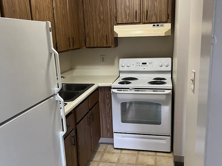 Mapleview Terrace Apartments — Photo 36