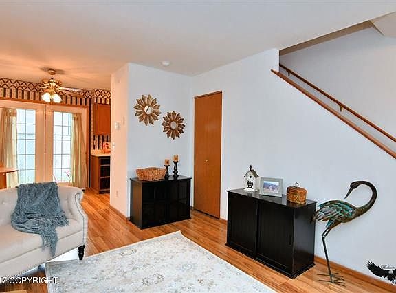 4th image of 1587 Gillam Way