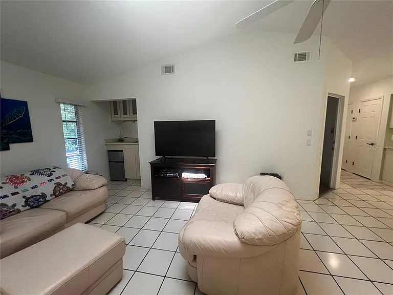 1314 Beacon Dr — Photo 12