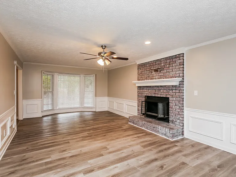 3881 Wintergreen Ct — Photo 5