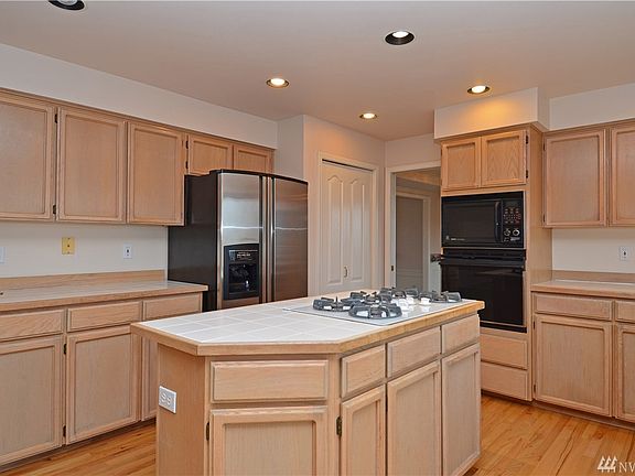 4th image of 8405 127th Pl SE