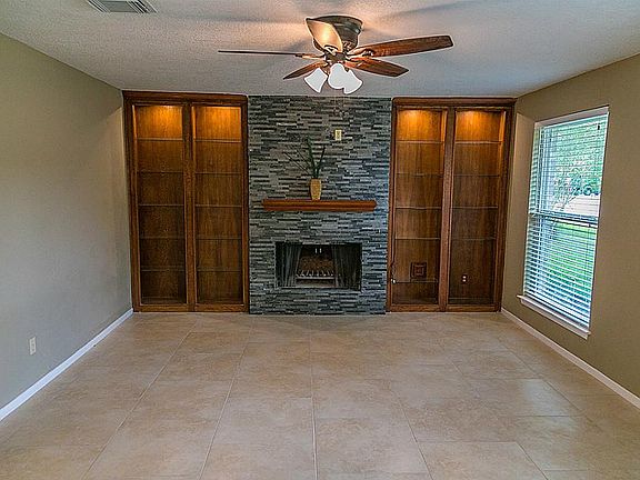 5th image of 15522 Meadow Village Dr